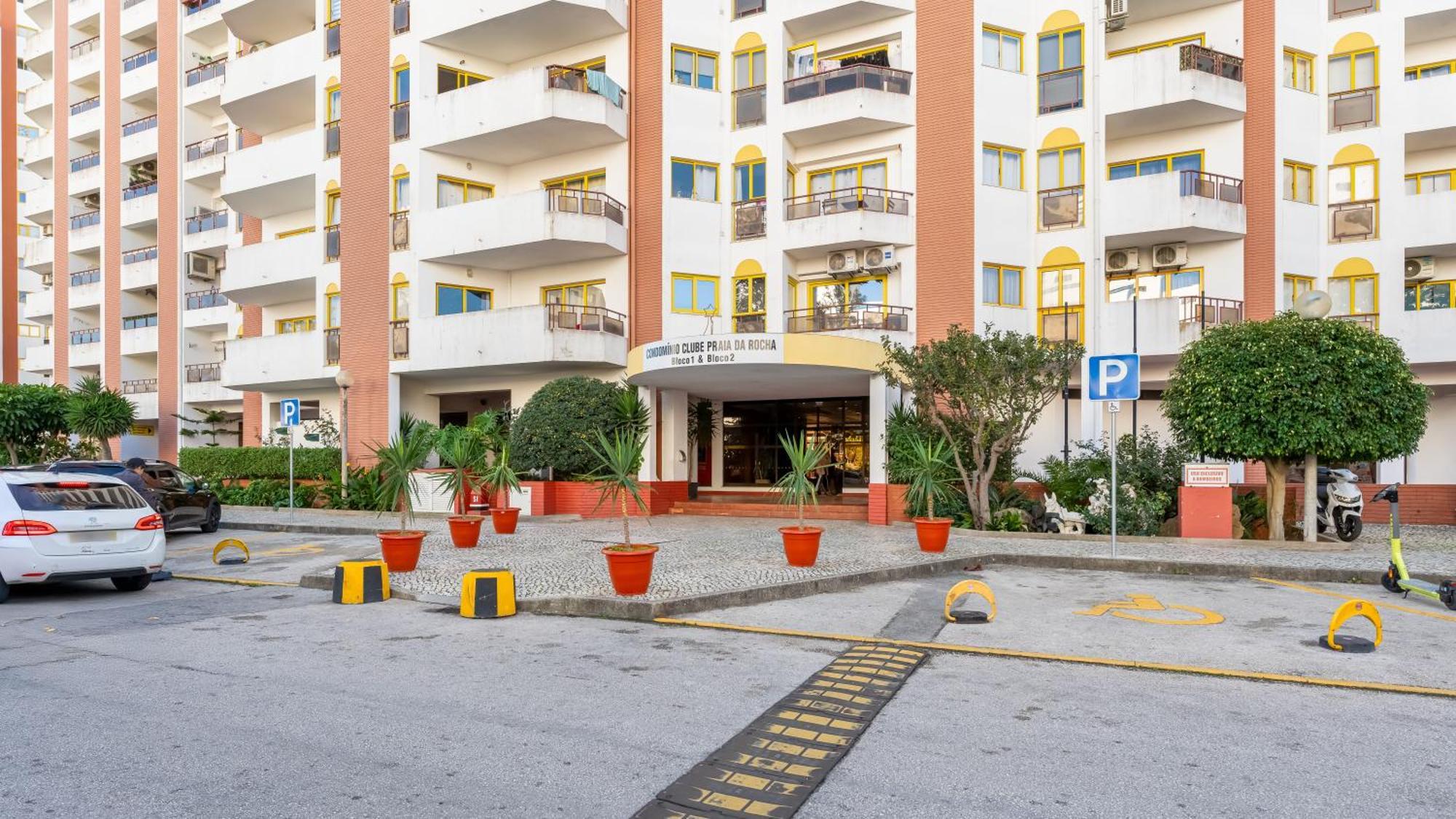 Red Velvet 1 Bdr Flat With Balcony By Lovelystay Portimão Exterior foto